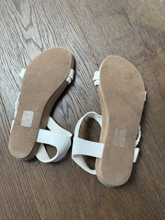 Girls White Braided Strap Sandals with Cushioned Footbed - Picture 3 of 5